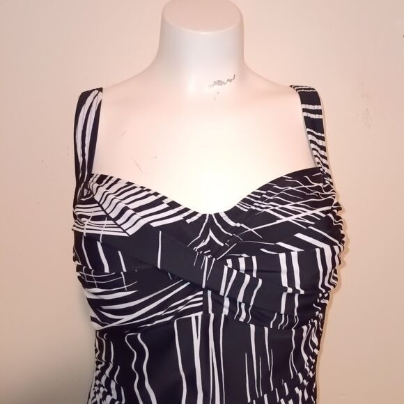 Swimsuits For All Shore Club One Piece Swimsuit-Size 12-Twist Front-Slimming-UPF - Picture 2 of 9